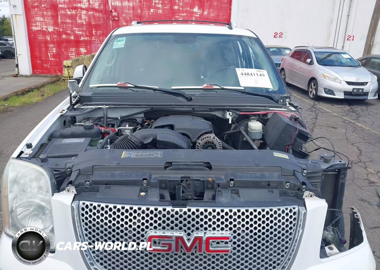 2010 GMC Yukon Denali VIN:1GKUKEEF2AR197695 - 10