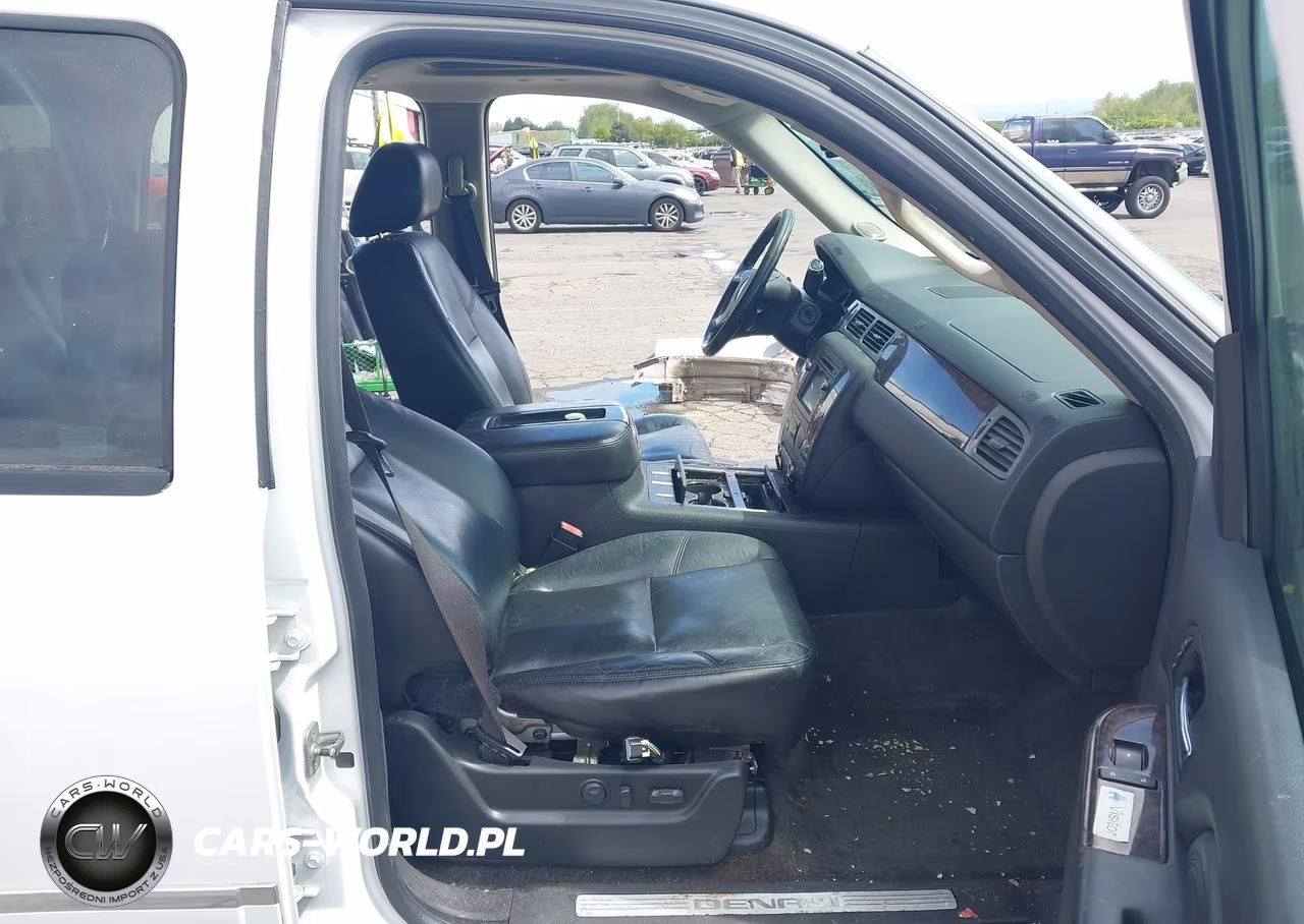 2010 GMC Yukon Denali VIN:1GKUKEEF2AR197695 - 5