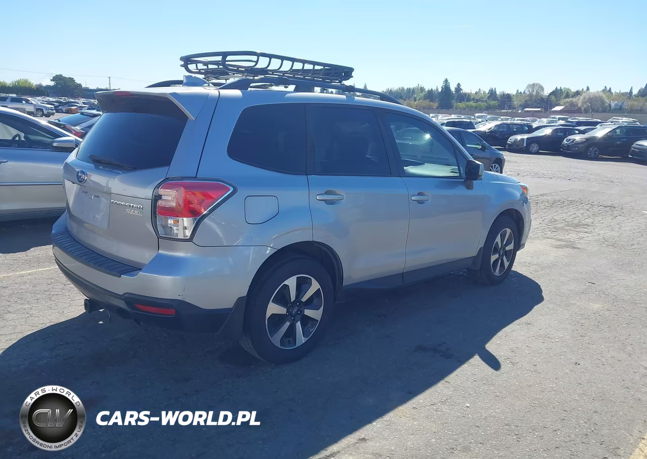 2017 Subaru Forester 2.5I Premium VIN:JF2SJAECXHH456732 - 4