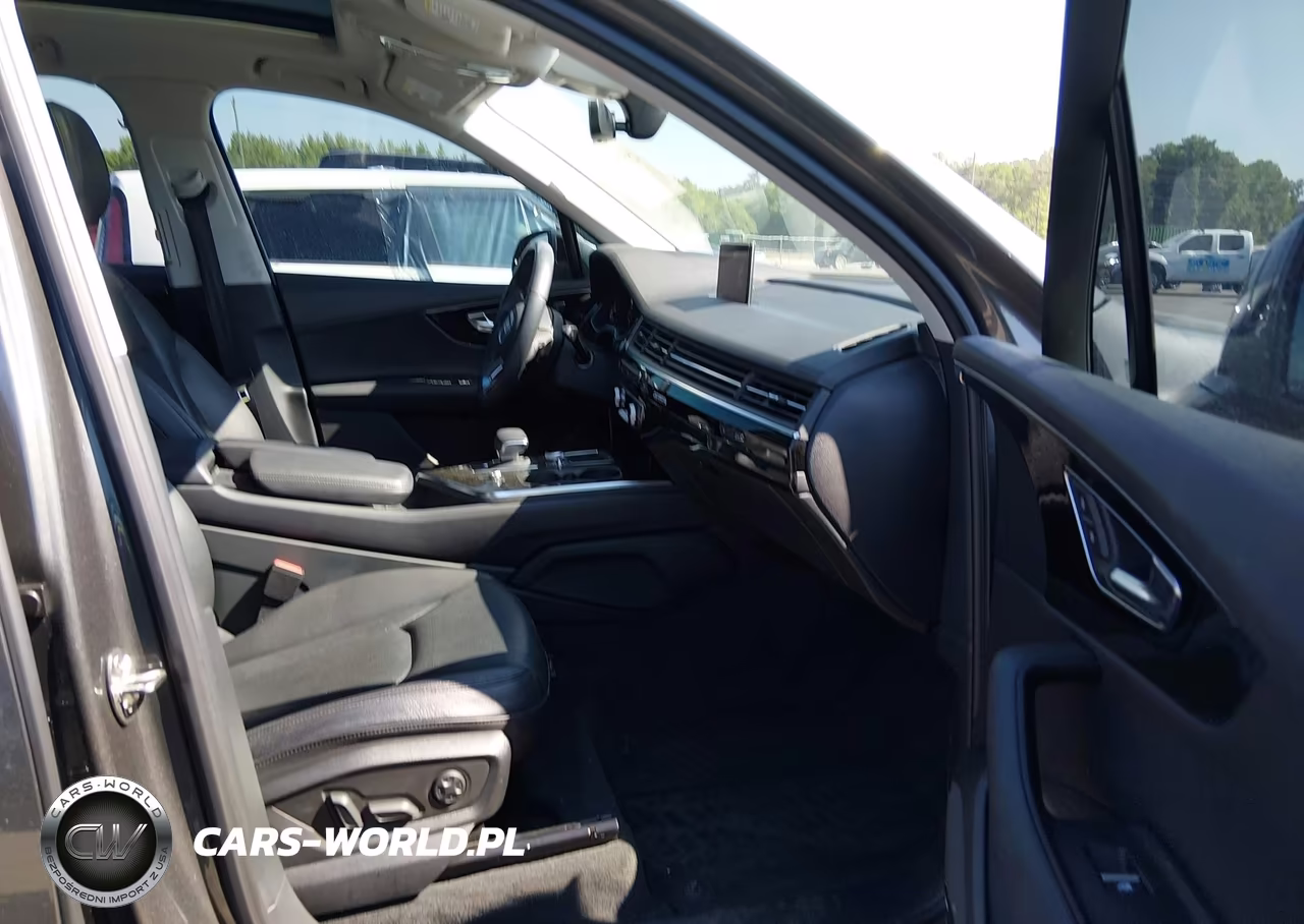2019 Audi Q7 55 Premium VIN:WA1VAAF74KD024563 - 5