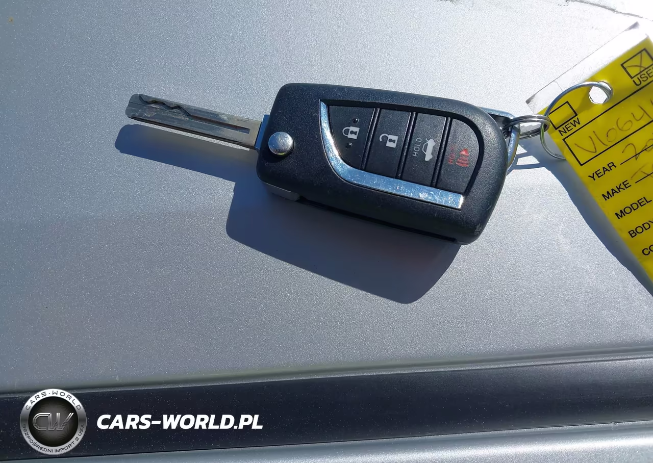 2021 Toyota Corolla Le VIN:5YFEPMAE8MP251024 - 11