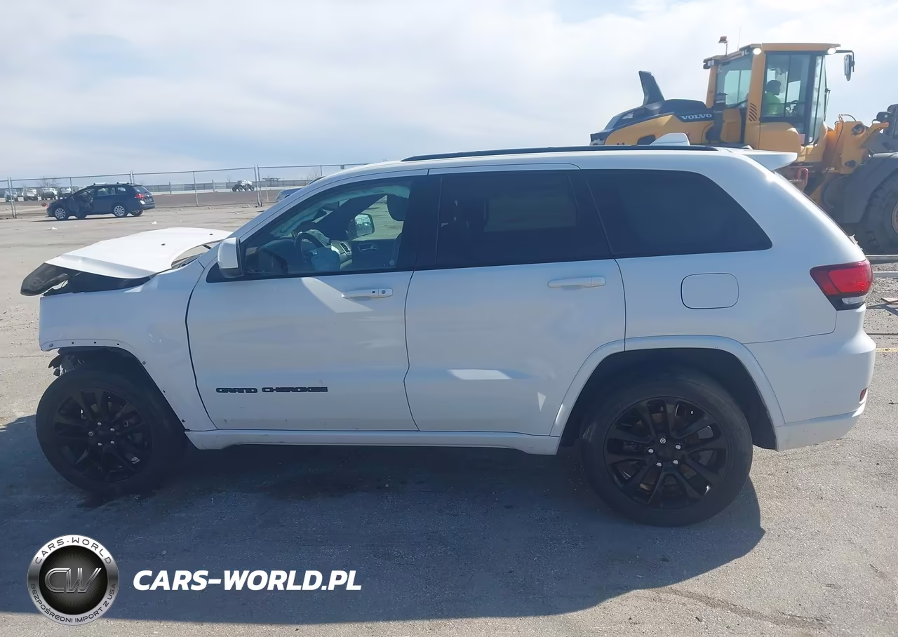 2020 Jeep Grand Cherokee Altitude 4X4 VIN:1C4RJFAG4LC241212 - 14