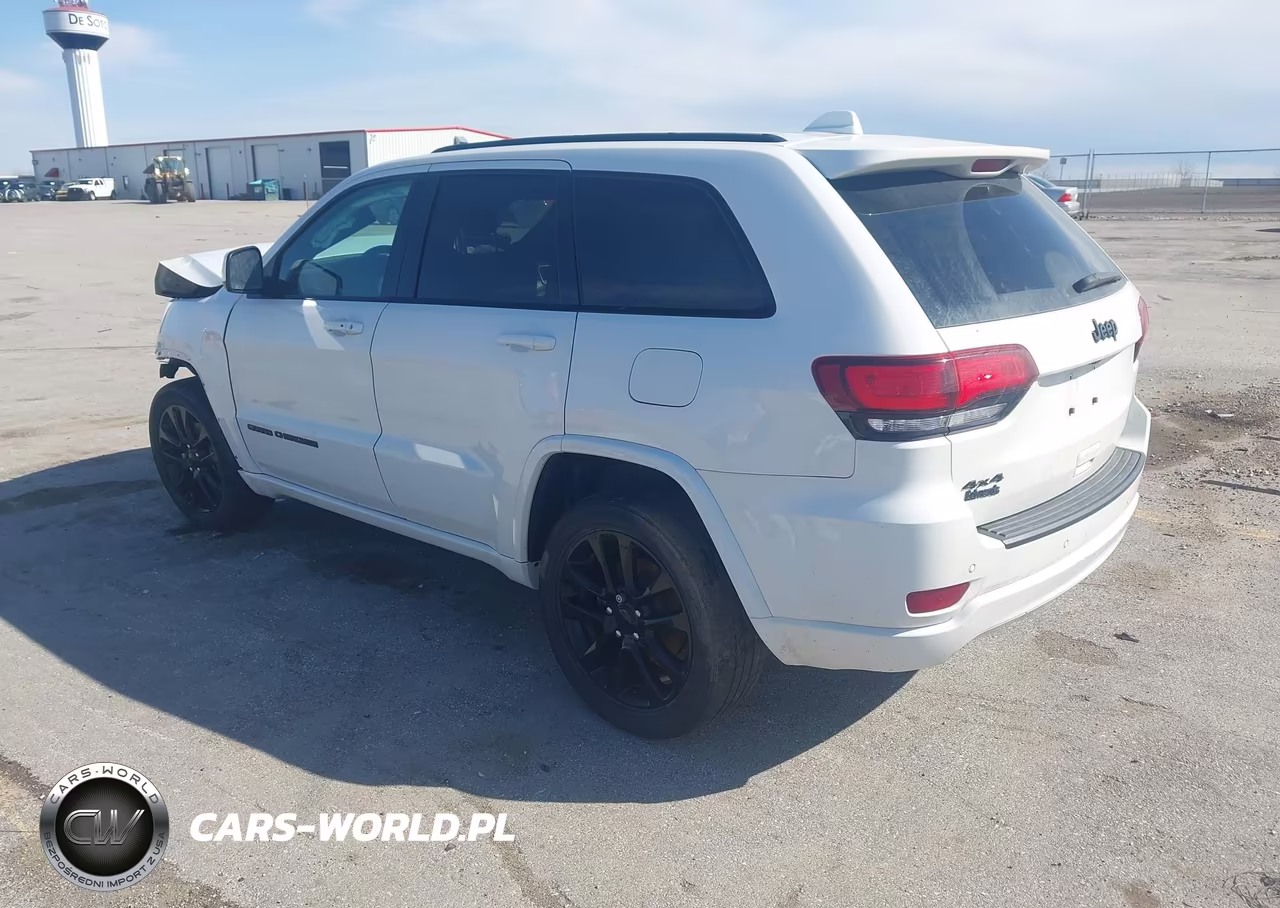 2020 Jeep Grand Cherokee Altitude 4X4 VIN:1C4RJFAG4LC241212 - 3