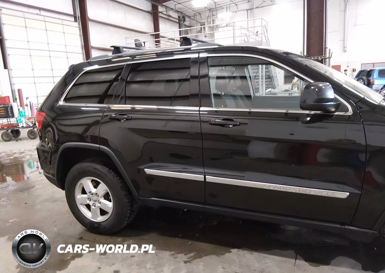 2012 Jeep Grand Cherokee Laredo VIN:1C4RJFAG3CC341642 - 13