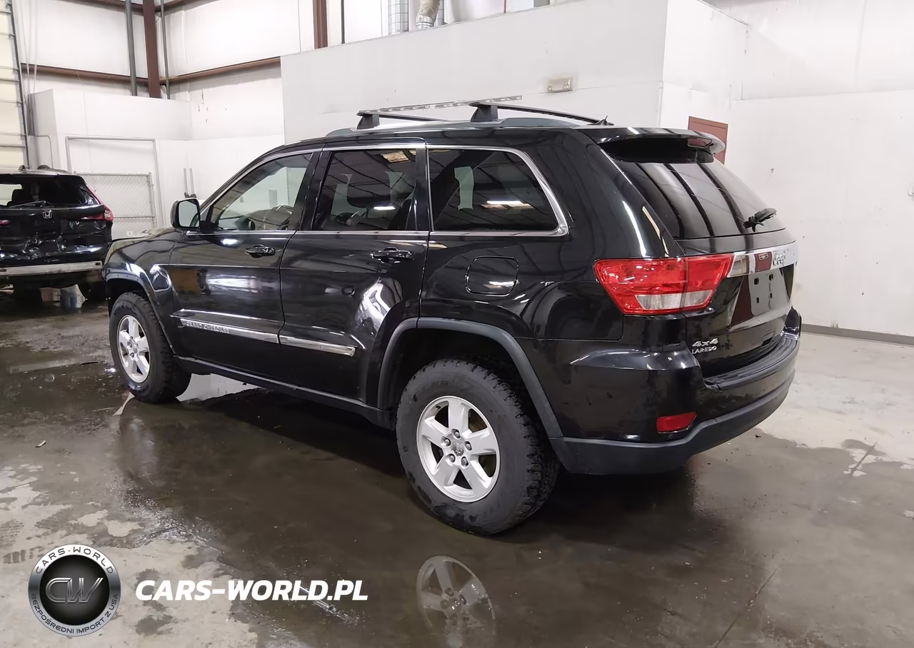 2012 Jeep Grand Cherokee Laredo VIN:1C4RJFAG3CC341642 - 3