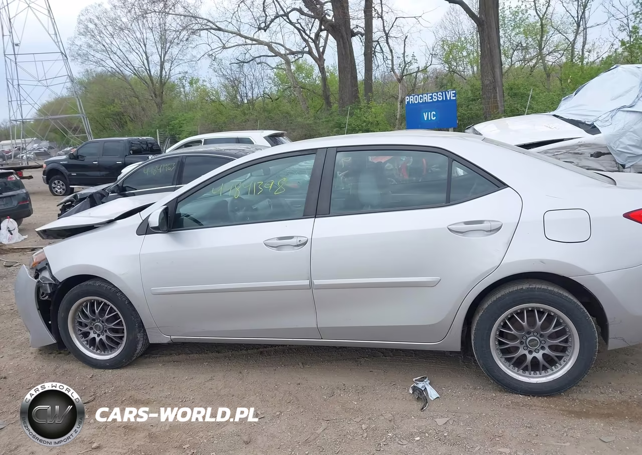 2017 Toyota Corolla Le VIN:2T1BURHEXHC910824 - 14