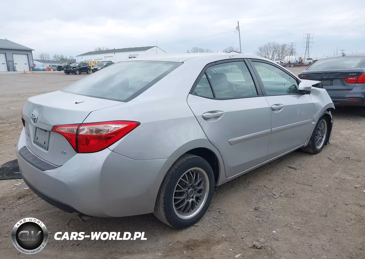2017 Toyota Corolla Le VIN:2T1BURHEXHC910824 - 4