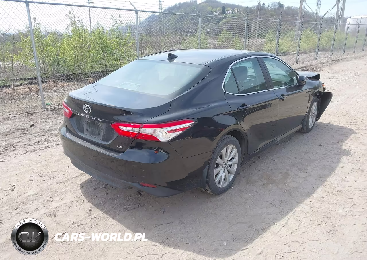 2020 Toyota Camry Le VIN:4T1C11AK3LU896870 - 4