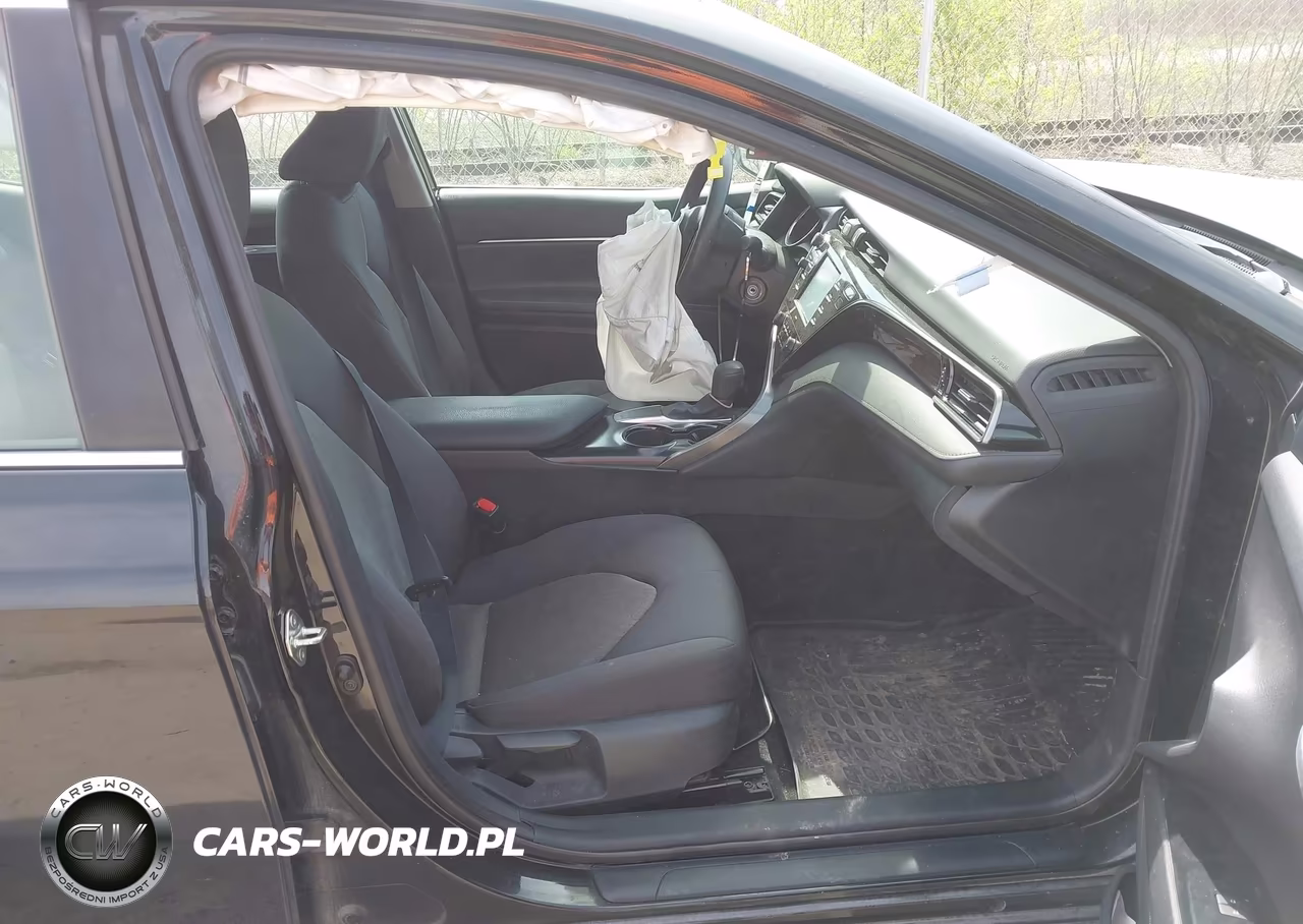 2020 Toyota Camry Le VIN:4T1C11AK3LU896870 - 5