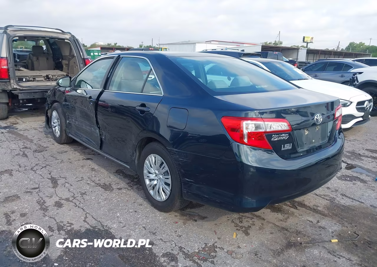 2014 Toyota Camry Le VIN:4T4BF1FK5ER432607 - 3