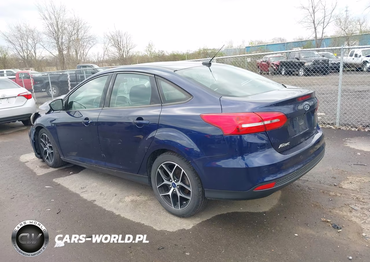 2017 Ford Focus Sel VIN:1FADP3H27HL348110 - 3