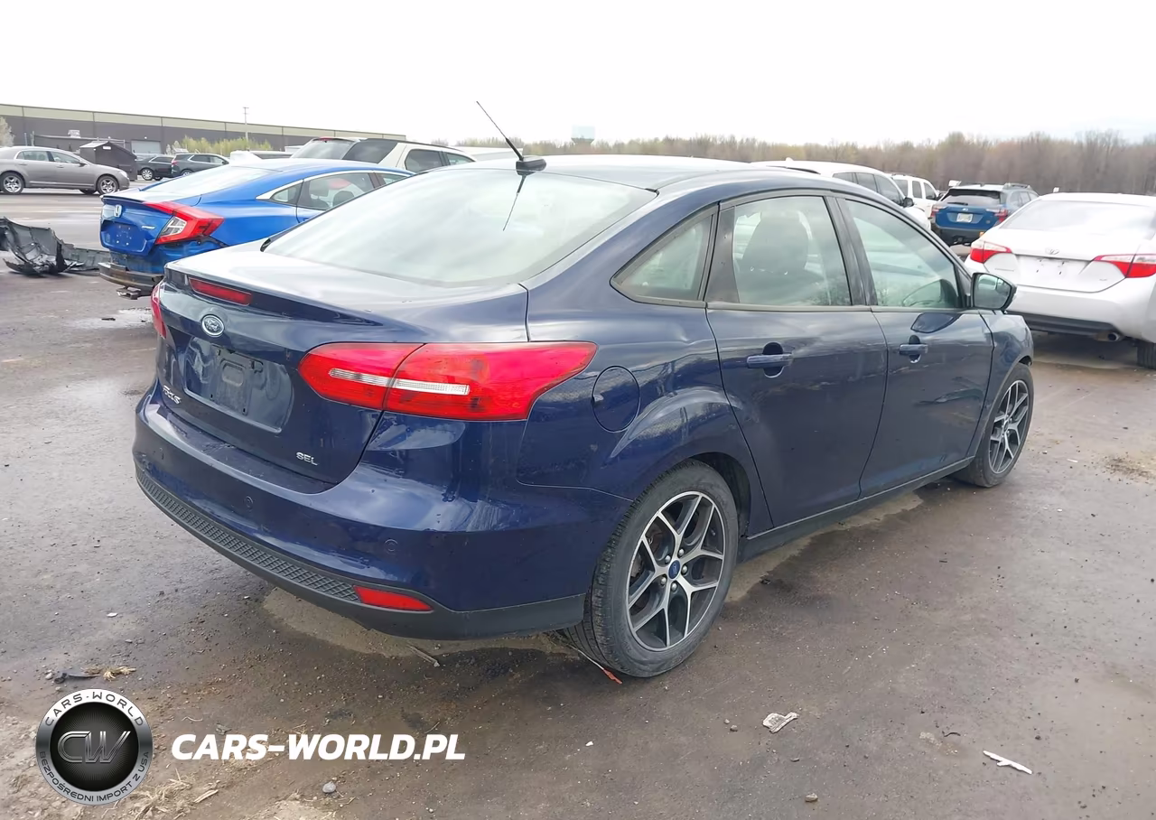 2017 Ford Focus Sel VIN:1FADP3H27HL348110 - 4