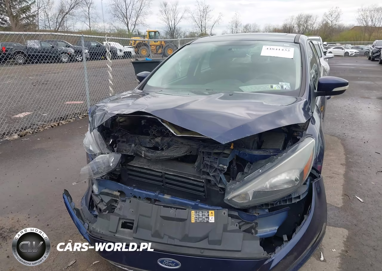 2017 Ford Focus Sel VIN:1FADP3H27HL348110 - 6