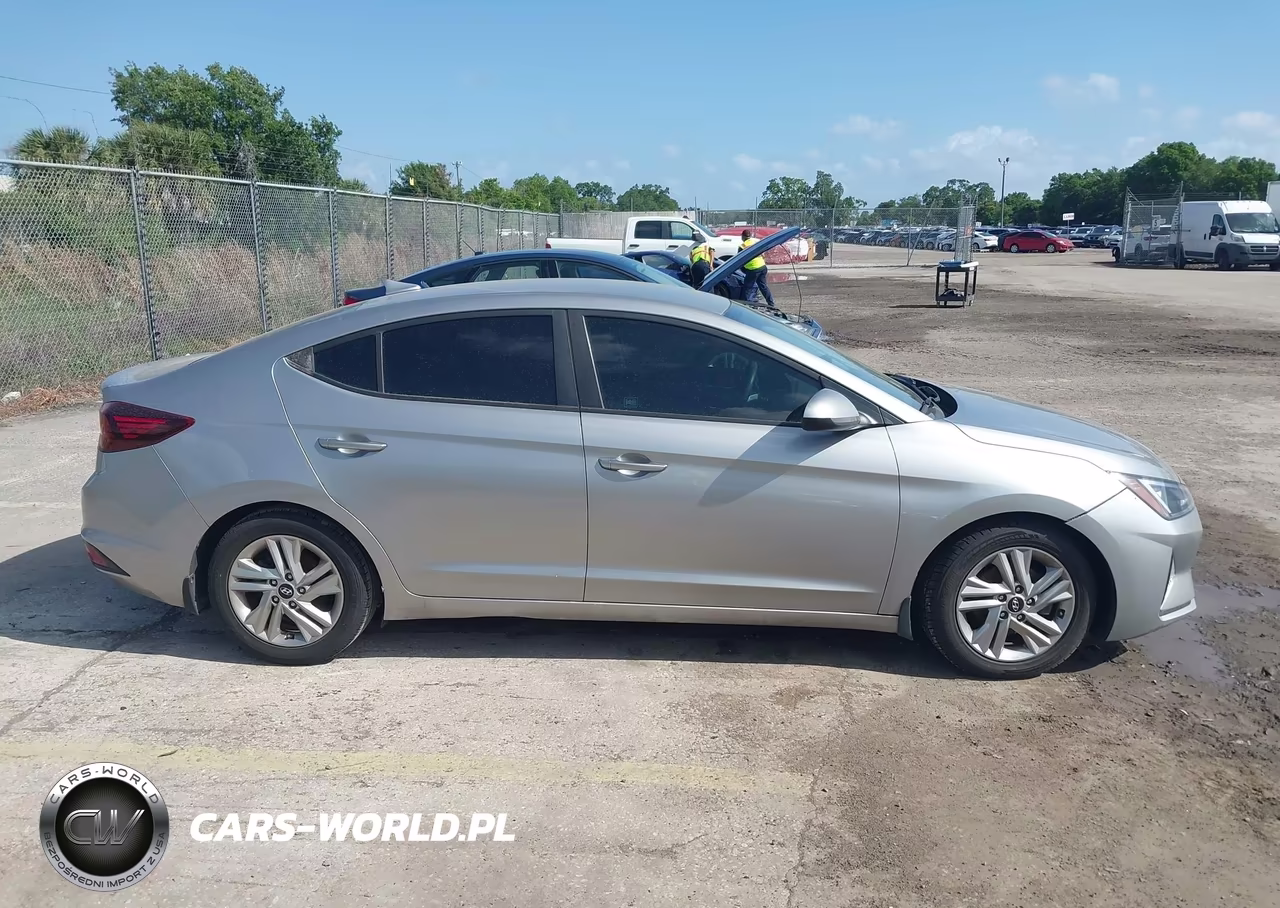 2020 Hyundai Elantra Sel VIN:5NPD84LF1LH570369 - 13