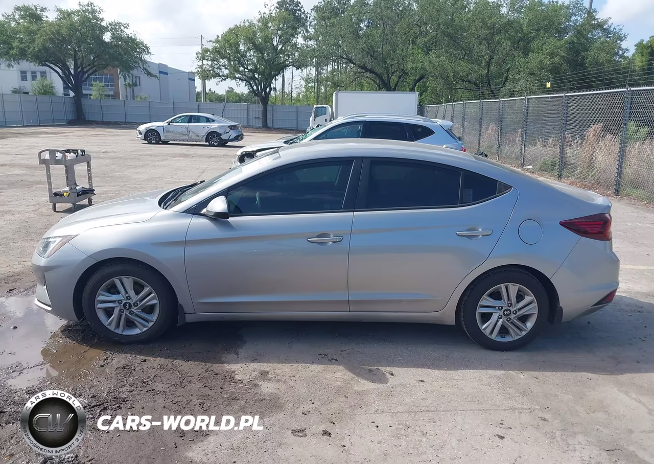 2020 Hyundai Elantra Sel VIN:5NPD84LF1LH570369 - 14
