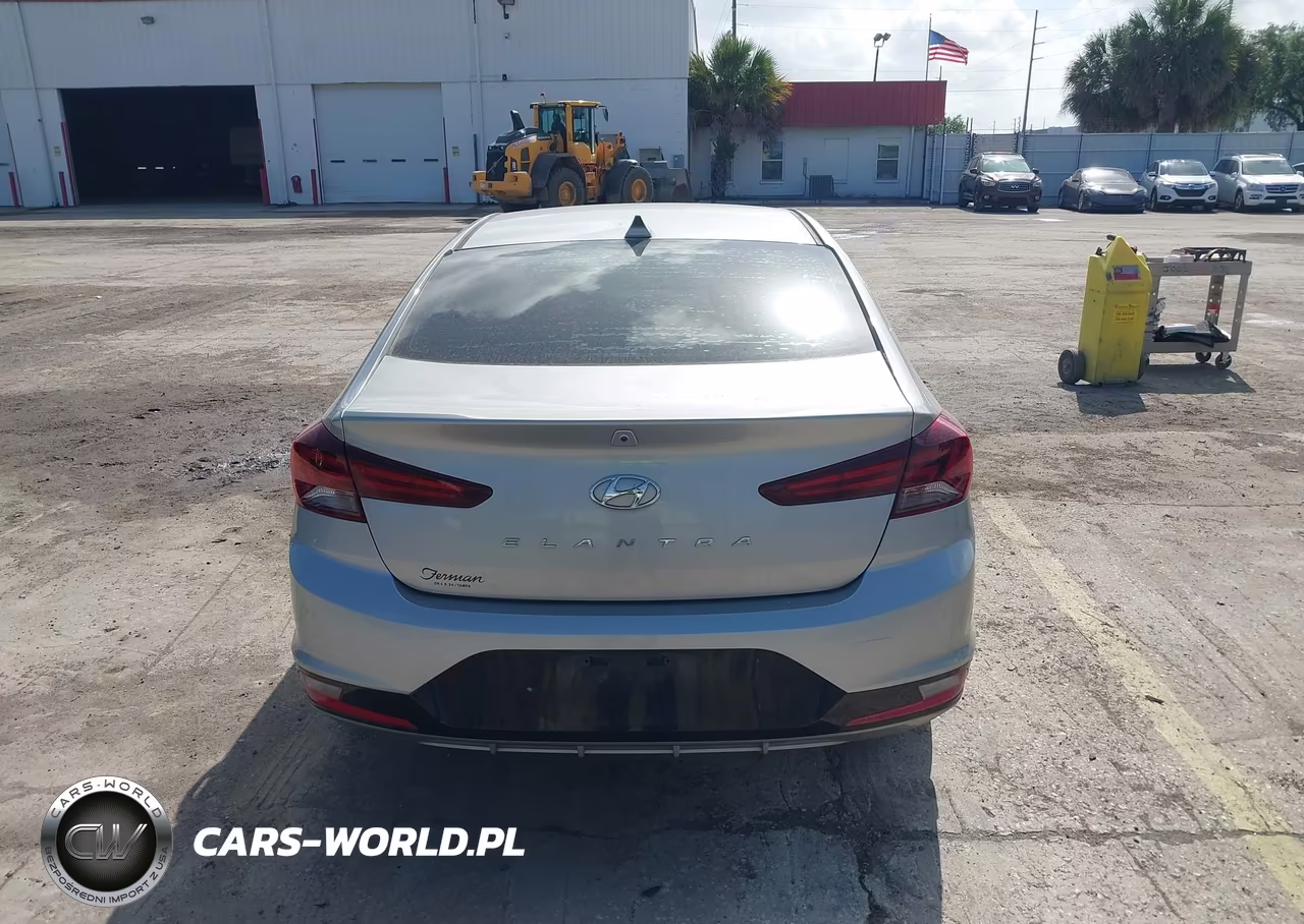 2020 Hyundai Elantra Sel VIN:5NPD84LF1LH570369 - 16