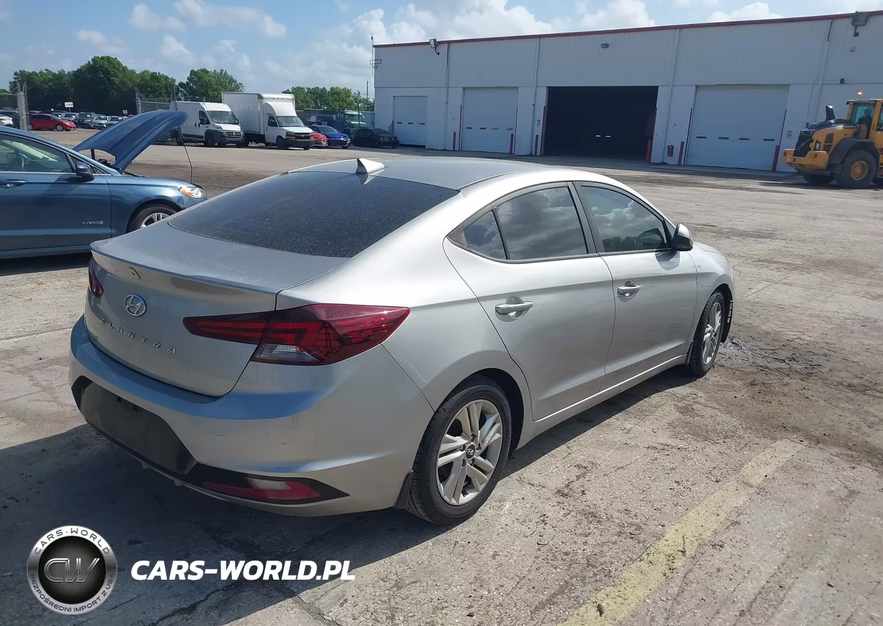 2020 Hyundai Elantra Sel VIN:5NPD84LF1LH570369 - 4