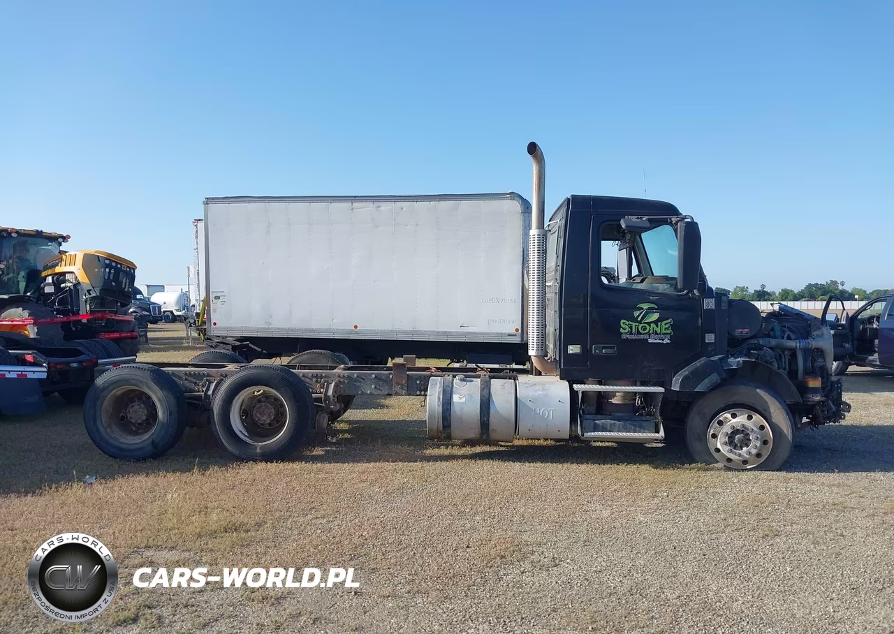2015 Volvo Vn Vnl VIN:4V4NC9EH1FN189810 - 13