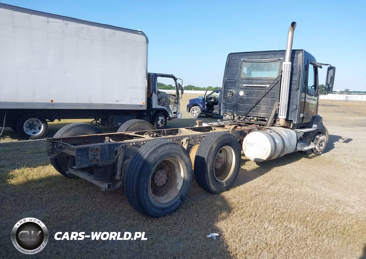 2015 Volvo Vn Vnl VIN:4V4NC9EH1FN189810 - 4