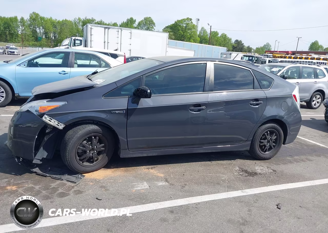 2014 Toyota Prius Three VIN:JTDKN3DU9E0385090 - 14