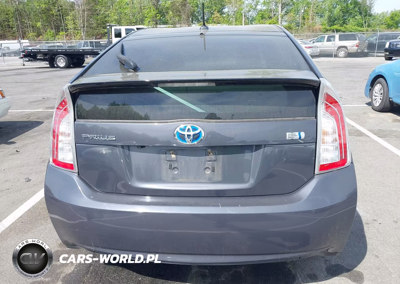 2014 Toyota Prius Three VIN:JTDKN3DU9E0385090 - 16