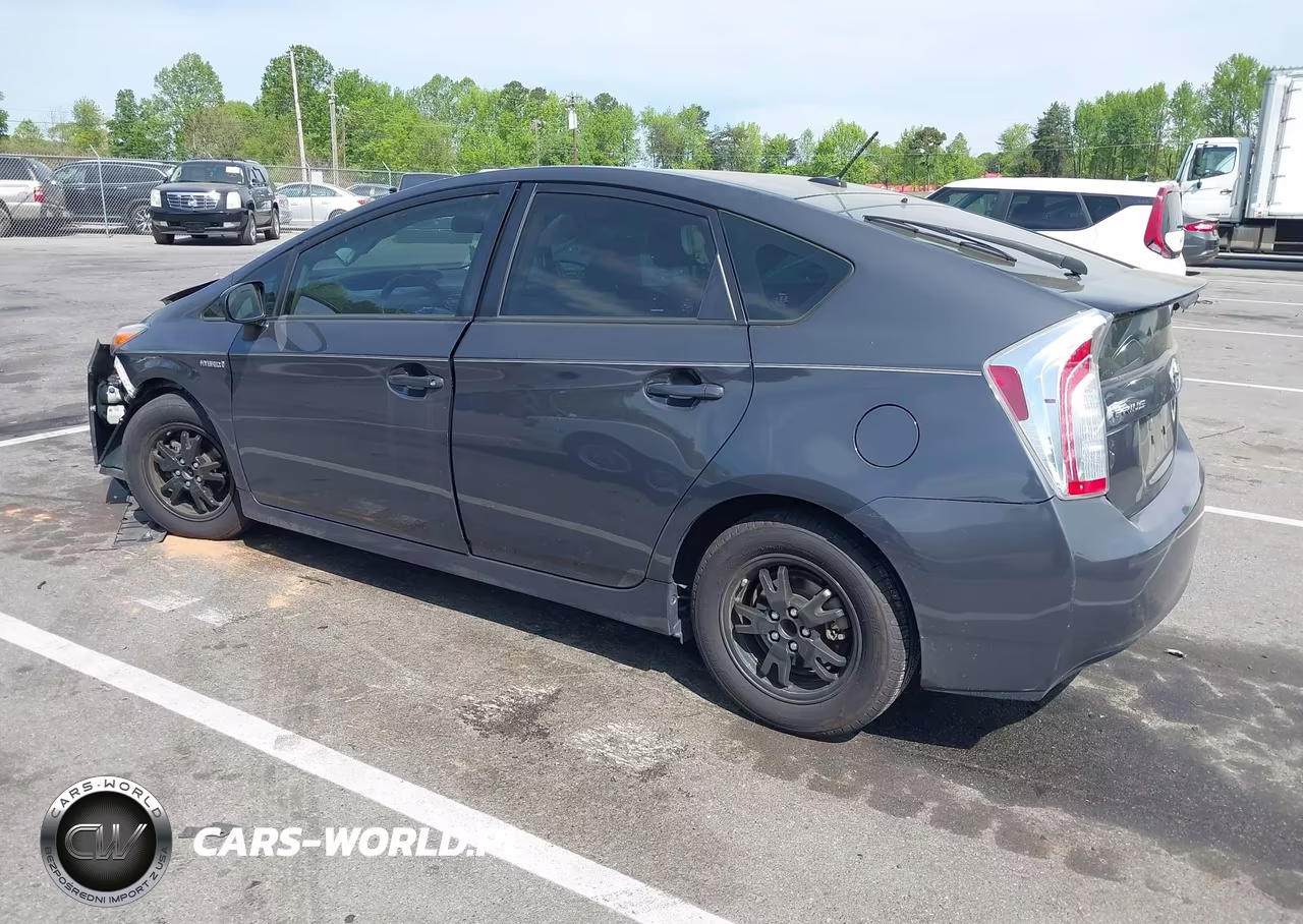 2014 Toyota Prius Three VIN:JTDKN3DU9E0385090 - 3