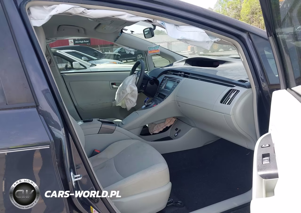2014 Toyota Prius Three VIN:JTDKN3DU9E0385090 - 5