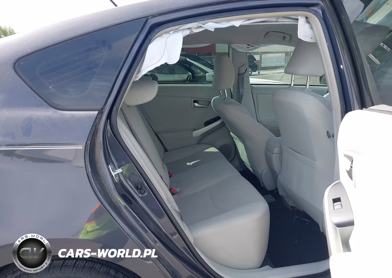 2014 Toyota Prius Three VIN:JTDKN3DU9E0385090 - 8