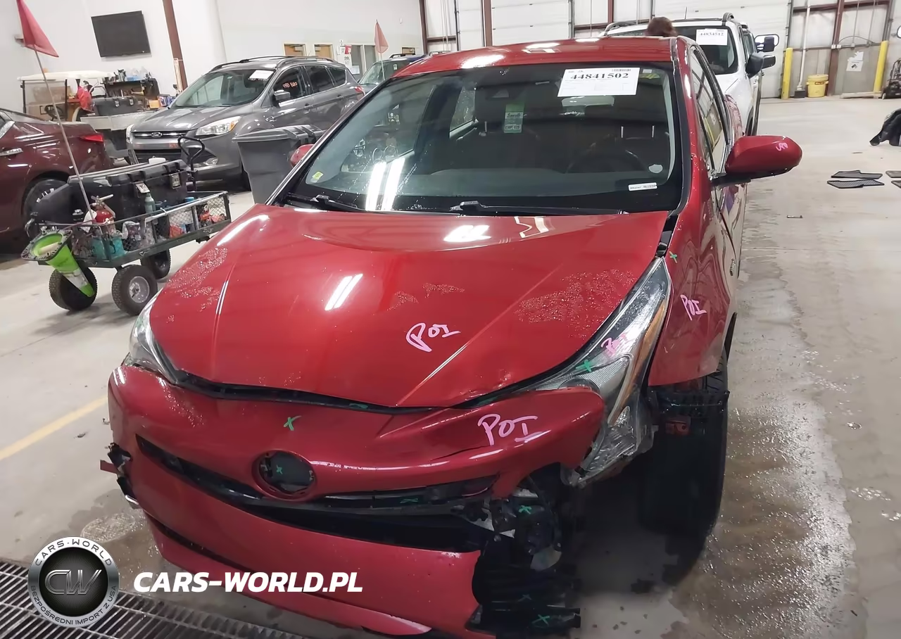 2018 Toyota Prius Three Touring VIN:JTDKARFU8J3059513 - 12