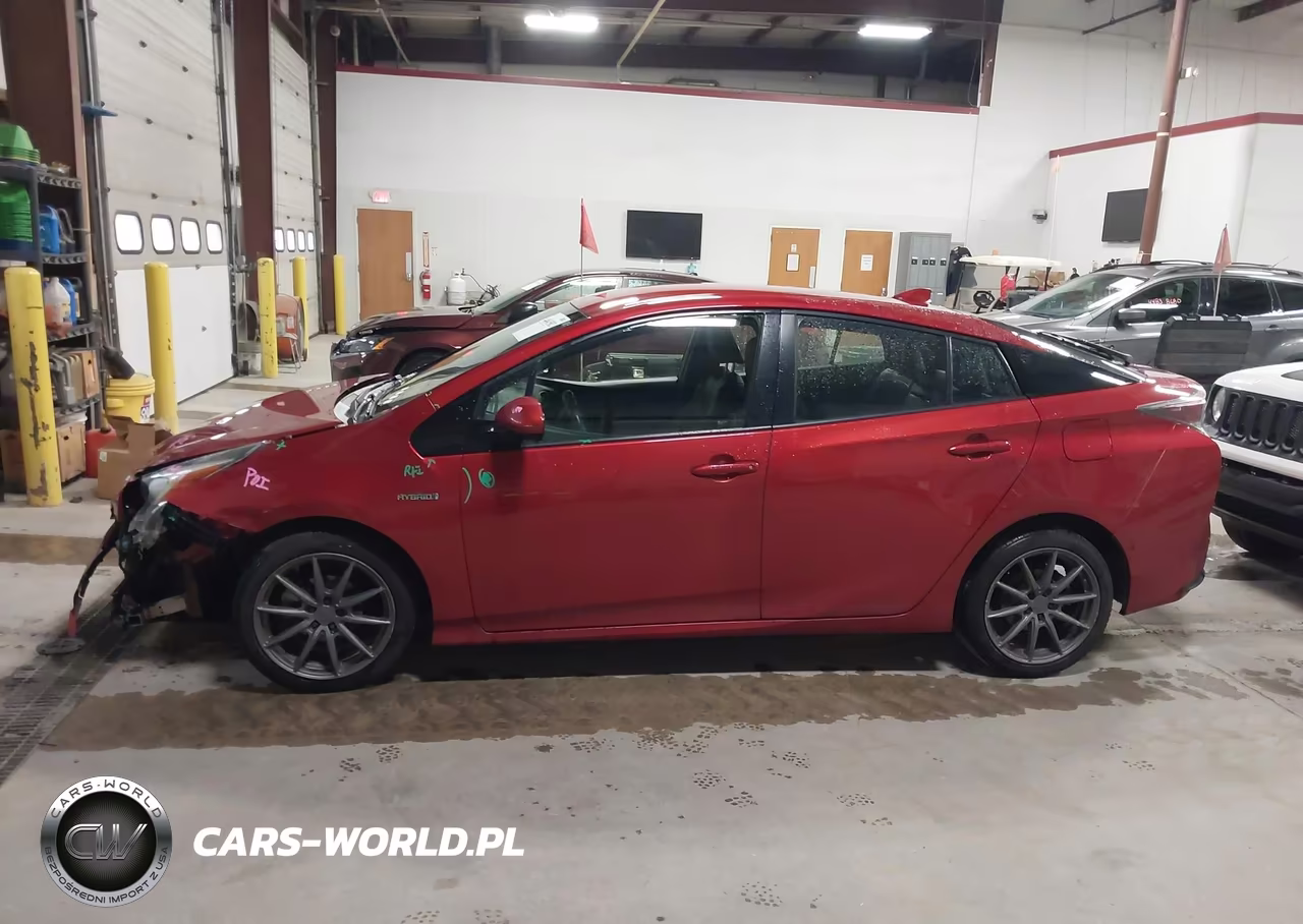 2018 Toyota Prius Three Touring VIN:JTDKARFU8J3059513 - 14