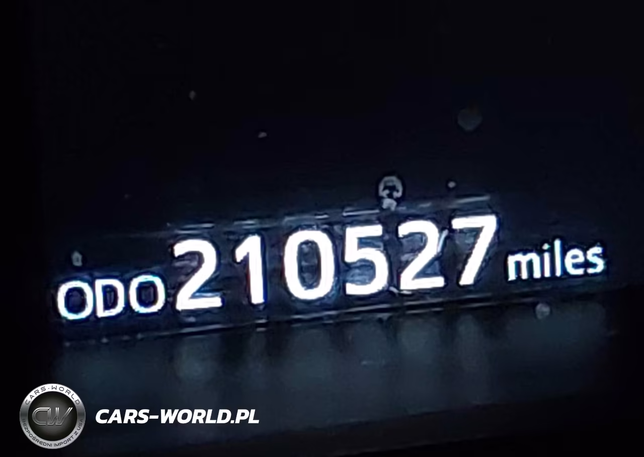 2018 Toyota Prius Three Touring VIN:JTDKARFU8J3059513 - 15