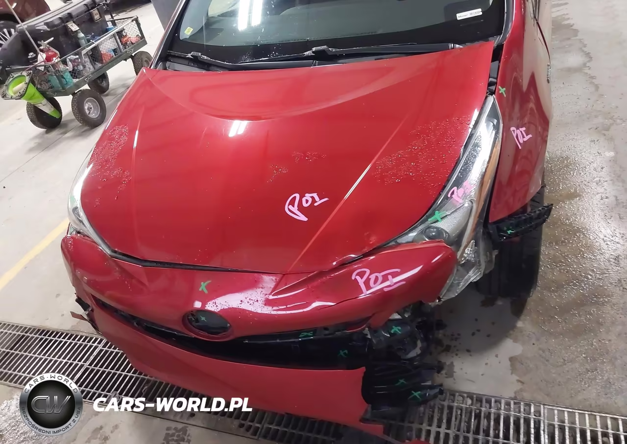 2018 Toyota Prius Three Touring VIN:JTDKARFU8J3059513 - 17