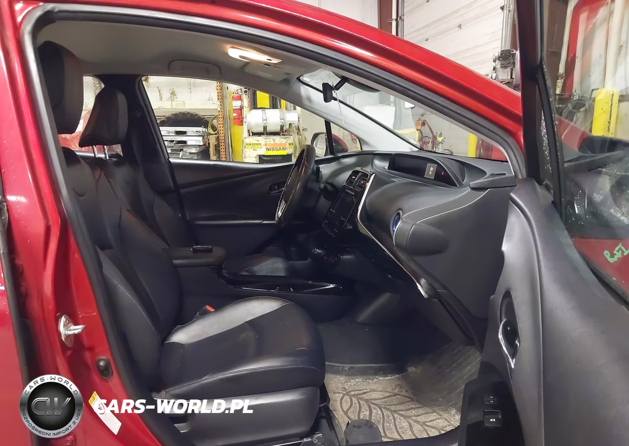 2018 Toyota Prius Three Touring VIN:JTDKARFU8J3059513 - 5