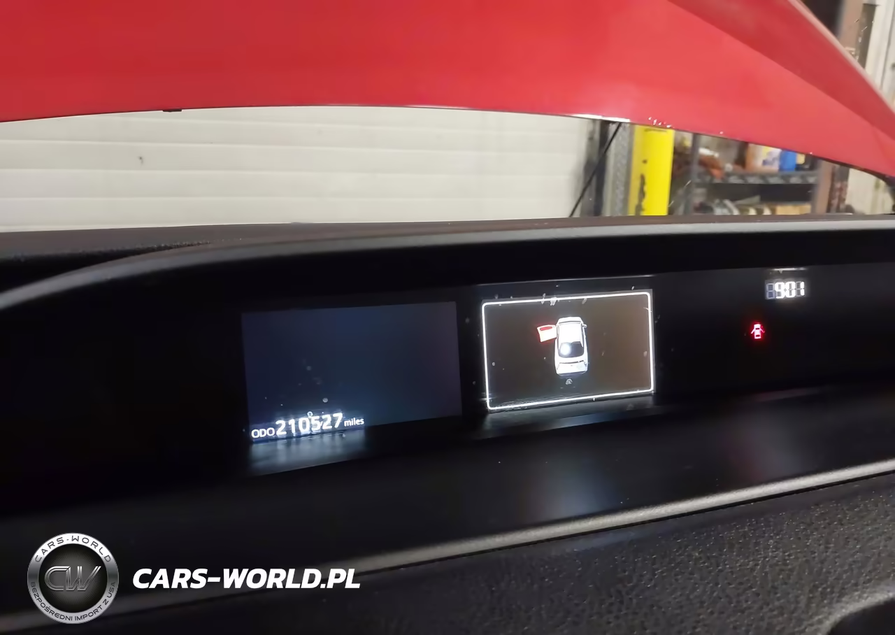 2018 Toyota Prius Three Touring VIN:JTDKARFU8J3059513 - 7