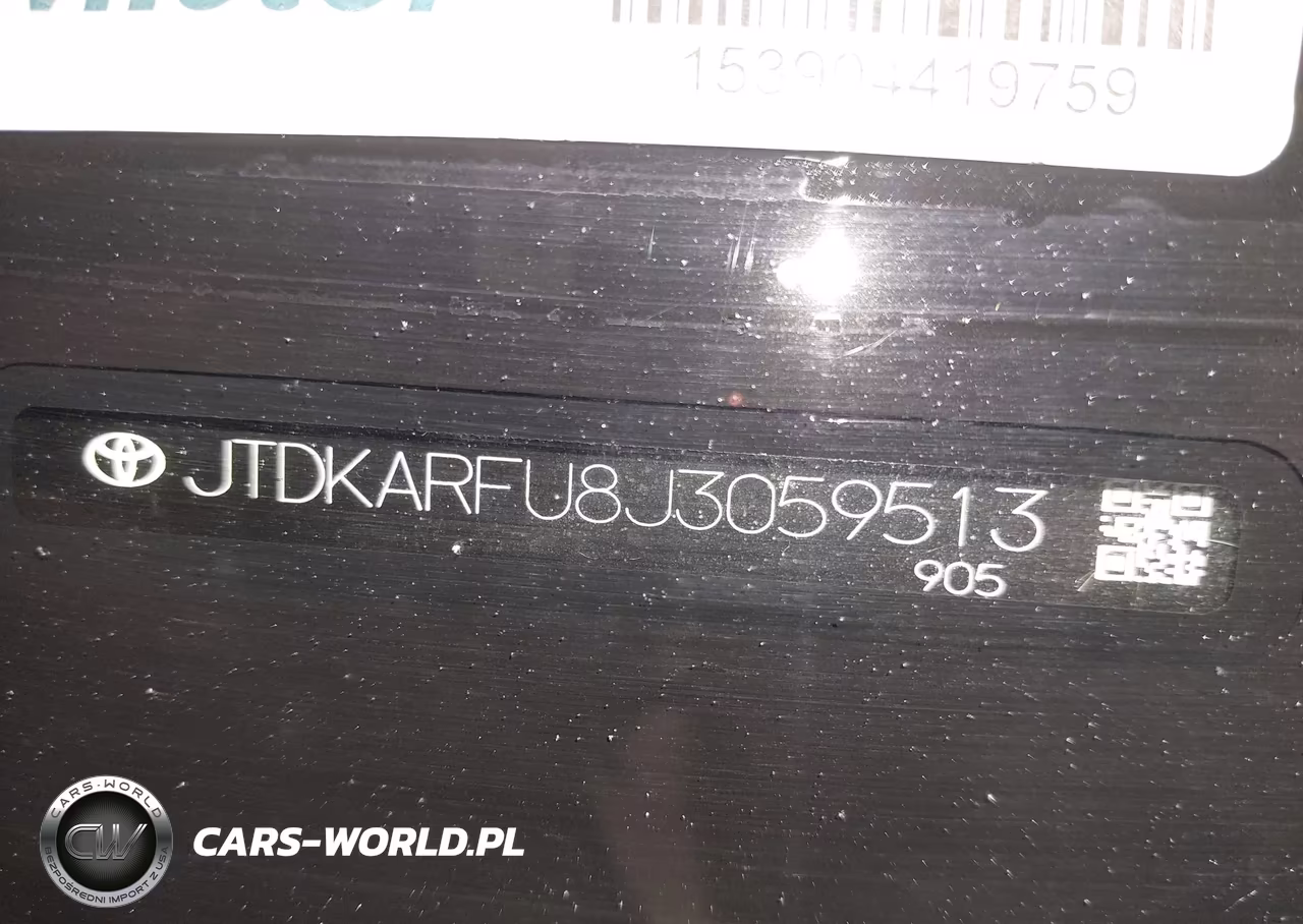 2018 Toyota Prius Three Touring VIN:JTDKARFU8J3059513 - 9