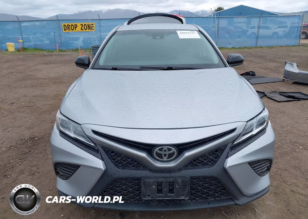 2020 Toyota Camry Se Nightshade Edition VIN:4T1G11AK0LU381570 - 13