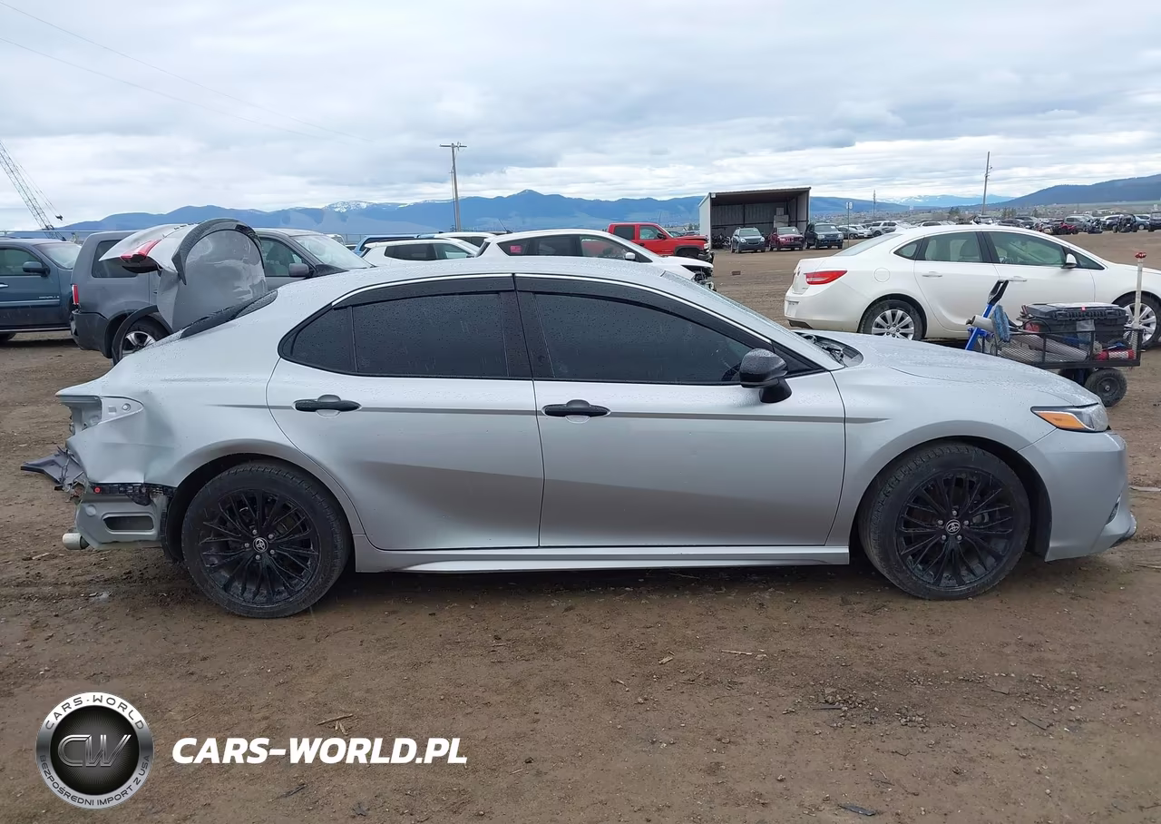 2020 Toyota Camry Se Nightshade Edition VIN:4T1G11AK0LU381570 - 14