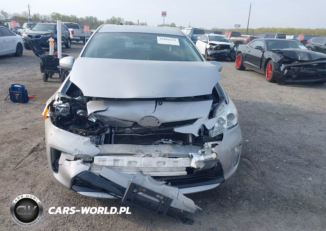 2013 Toyota Prius Two VIN:JTDKN3DU8D0338146 - 12