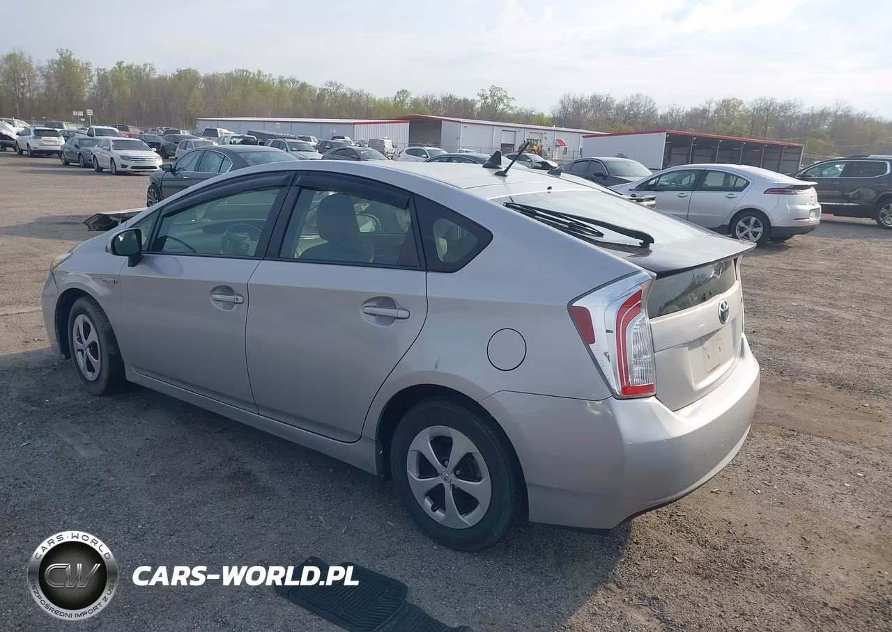 2013 Toyota Prius Two VIN:JTDKN3DU8D0338146 - 3