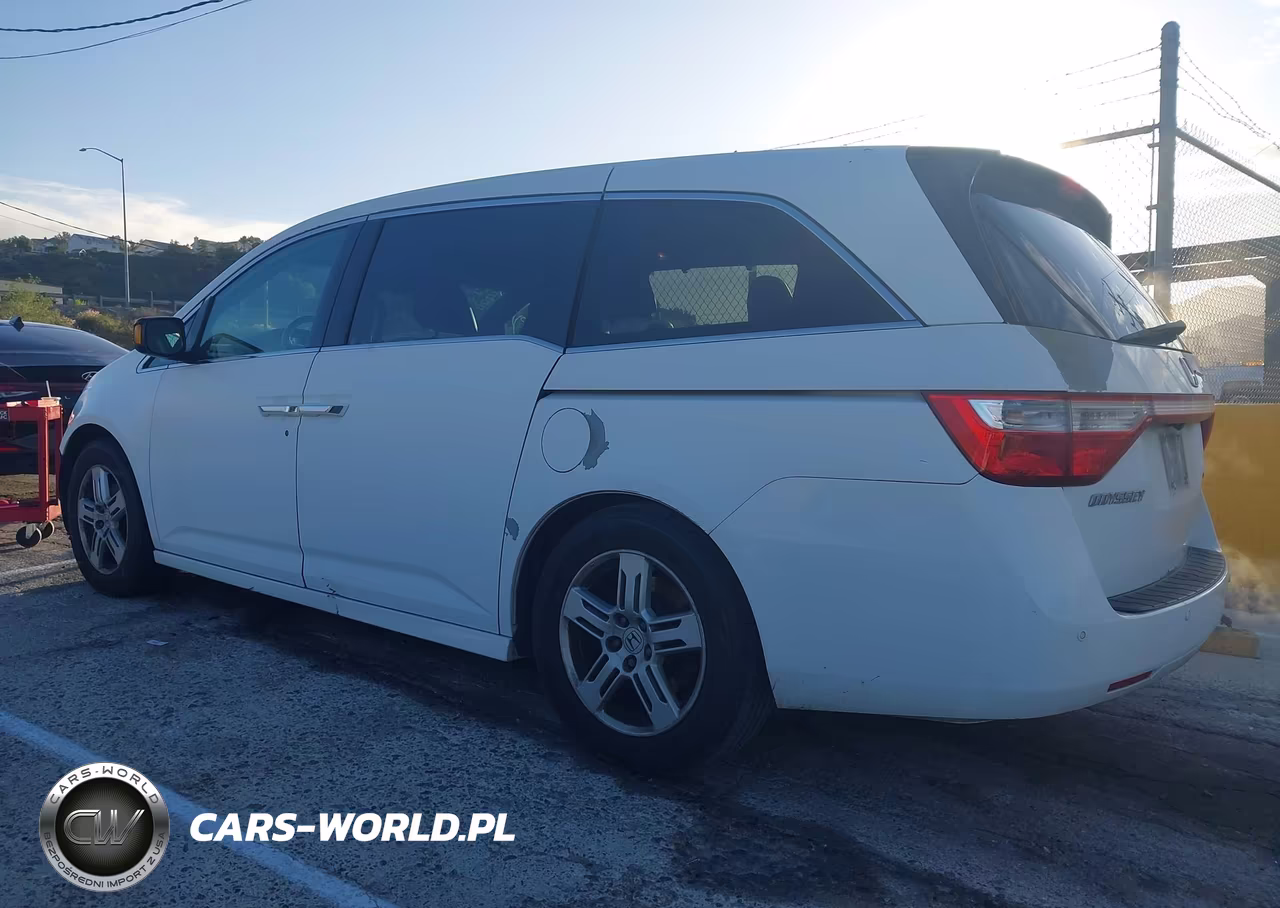 2011 Honda Odyssey Touring-Touring Elite VIN:5FNRL5H92BB023542 - 3