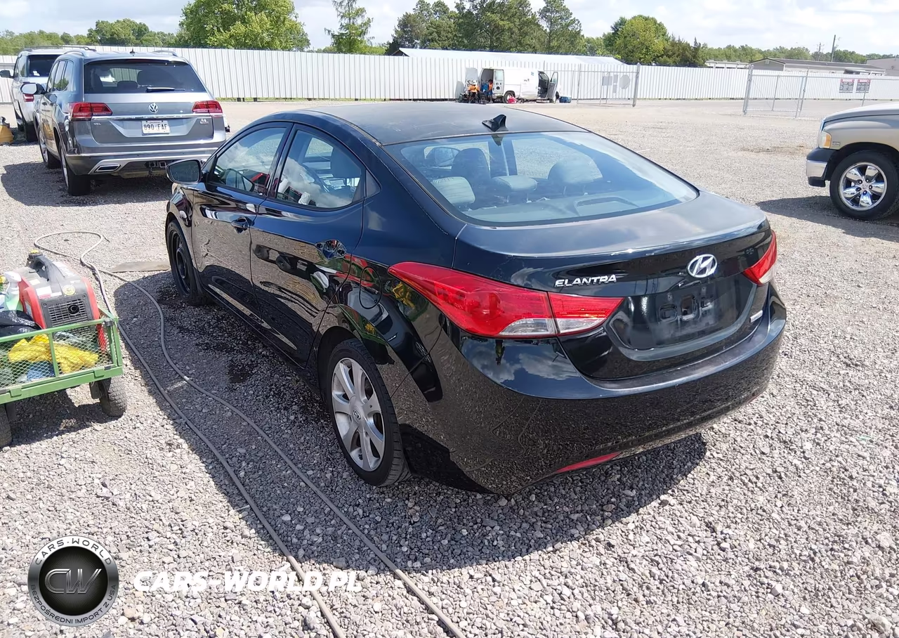 2013 Hyundai Elantra Limited VIN:5NPDH4AE0DH234336 - 3