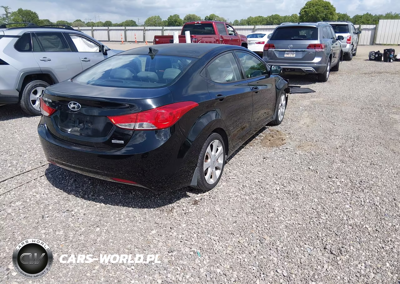 2013 Hyundai Elantra Limited VIN:5NPDH4AE0DH234336 - 4