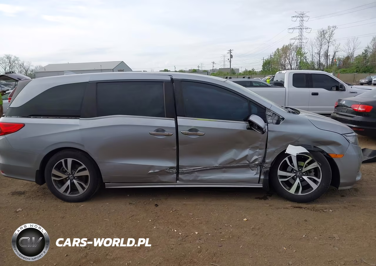 2021 Honda Odyssey Touring VIN:5FNRL6H85MB035314 - 13