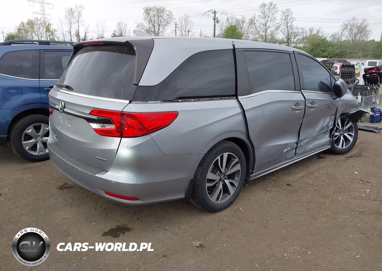 2021 Honda Odyssey Touring VIN:5FNRL6H85MB035314 - 4