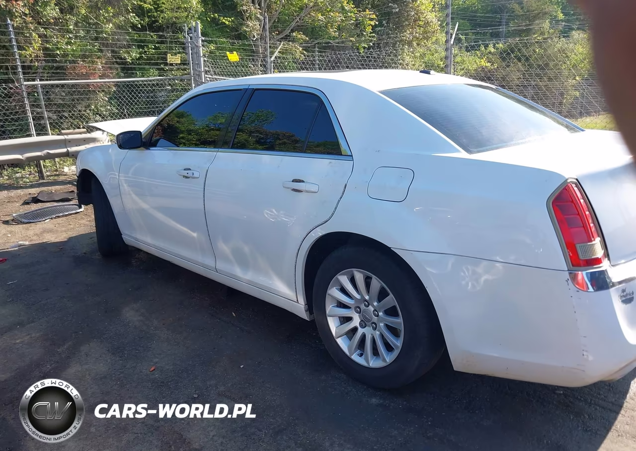 2013 Chrysler 300 Motown VIN:2C3CCAAG6DH735819 - 15