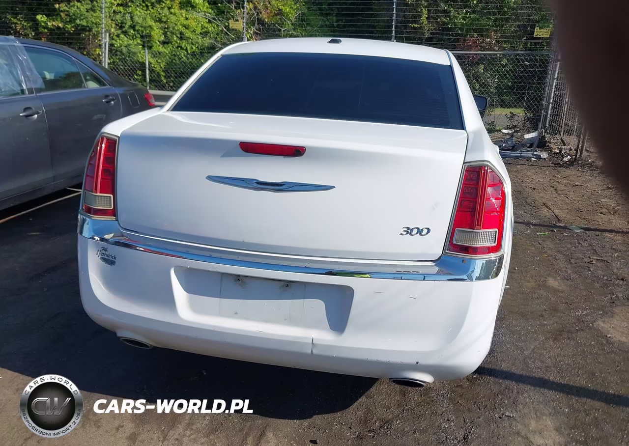 2013 Chrysler 300 Motown VIN:2C3CCAAG6DH735819 - 17