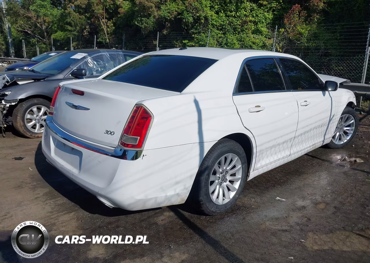 2013 Chrysler 300 Motown VIN:2C3CCAAG6DH735819 - 4