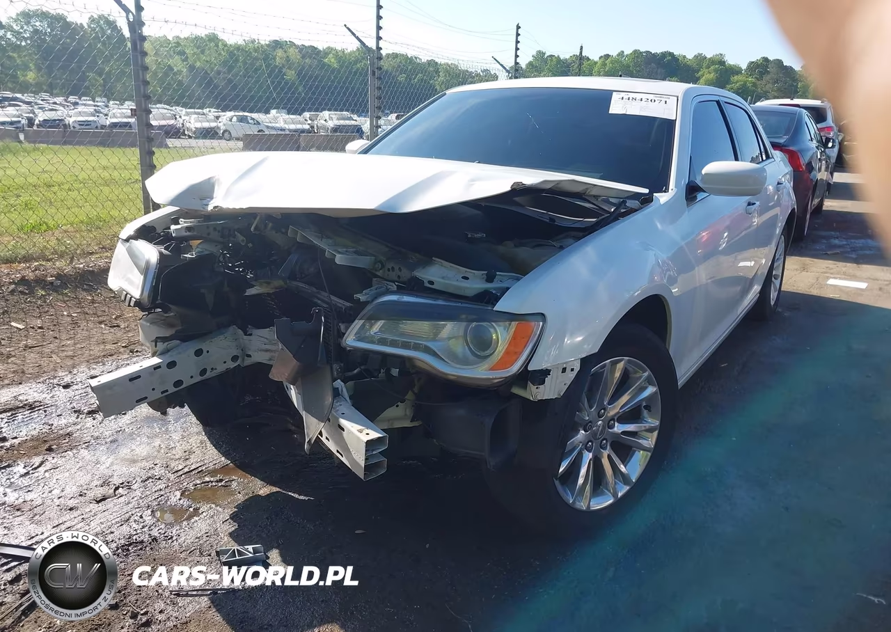 2013 Chrysler 300 Motown VIN:2C3CCAAG6DH735819 - 6