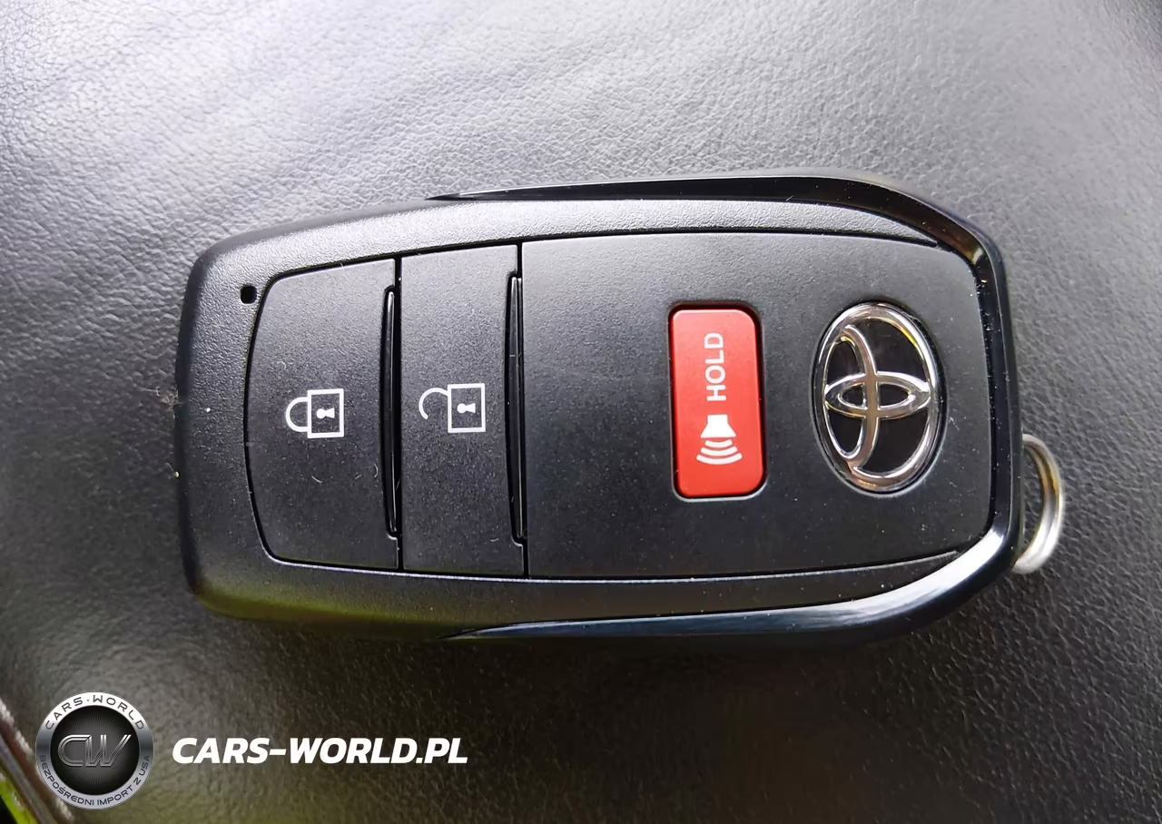 2026 Toyota Corolla Cross Le VIN:7MUCAAAG7TV151923 - 11