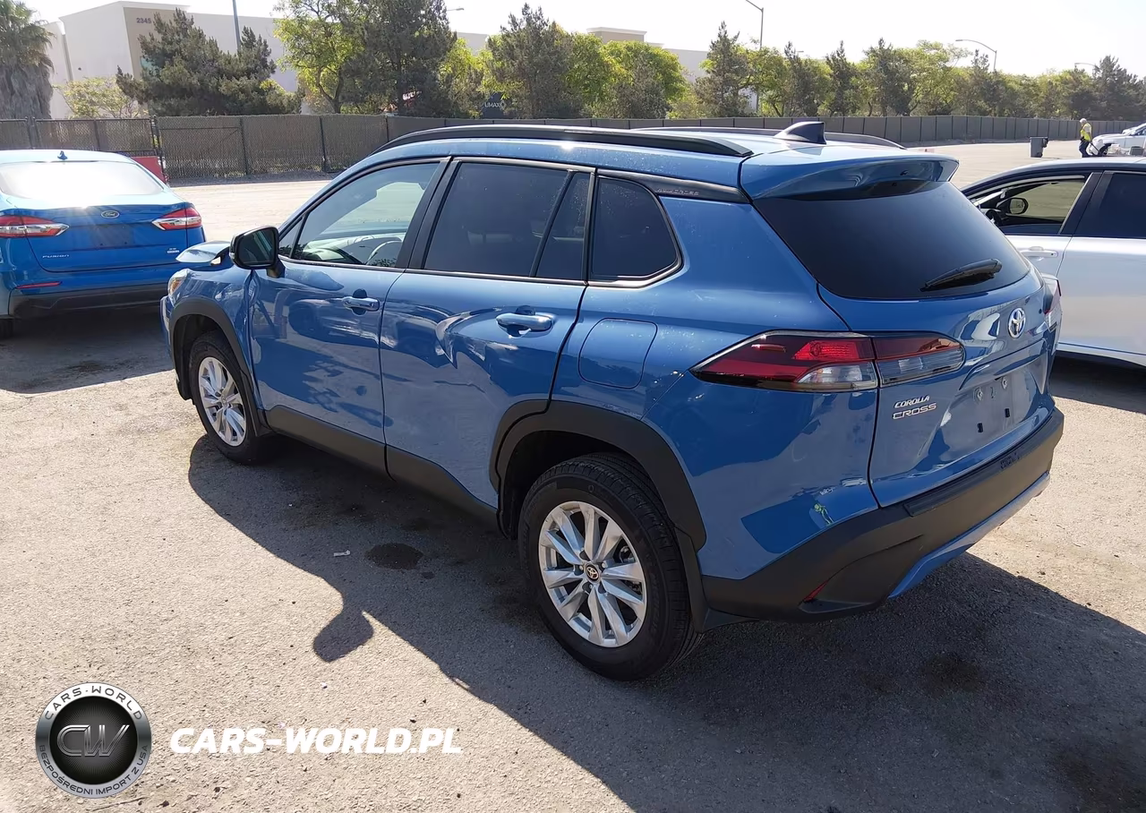 2026 Toyota Corolla Cross Le VIN:7MUCAAAG7TV151923 - 3
